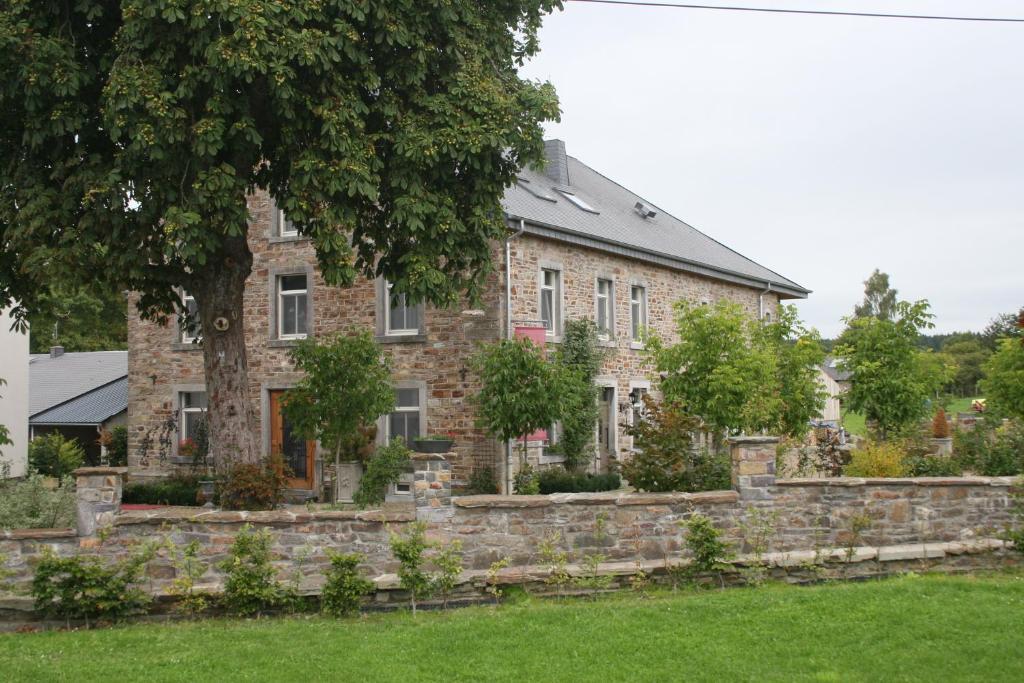 B&B Le Tapis Rouge Vielsalm Exterior photo